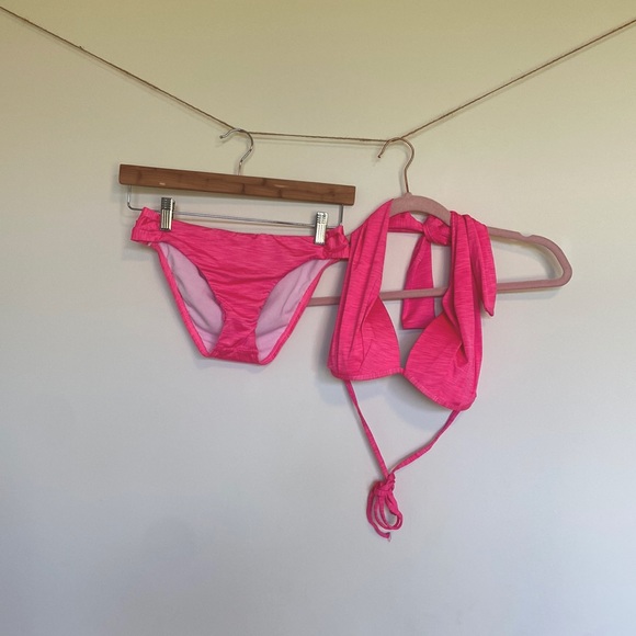 Hurley Bikini - Picture 1 of 3